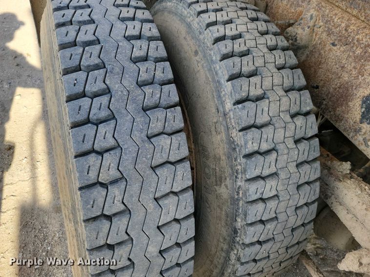 image for item DZ7094 2010 Freightliner Business Class M2 dump truck