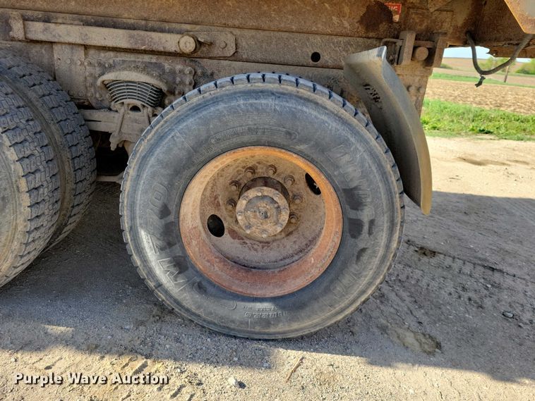 image for item DZ7094 2010 Freightliner Business Class M2 dump truck