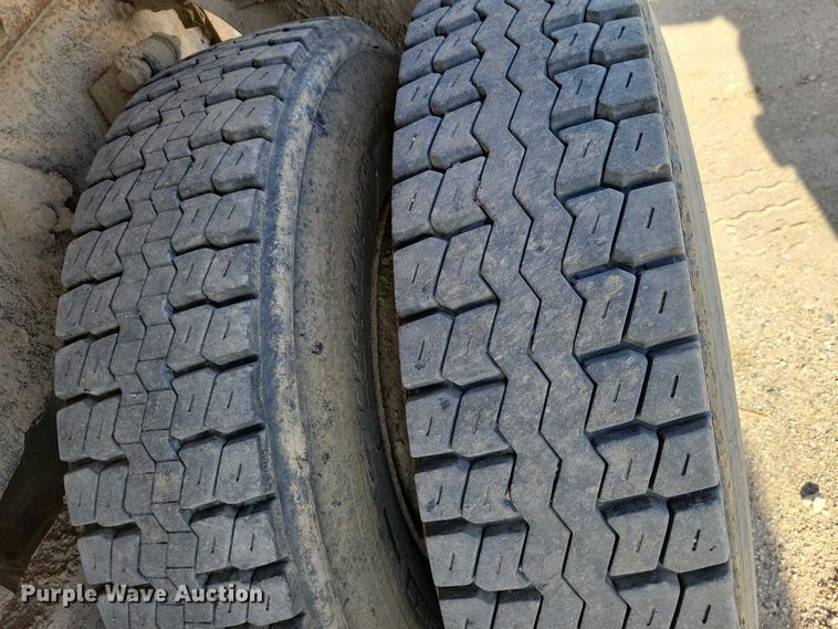 image for item DZ7094 2010 Freightliner Business Class M2 dump truck
