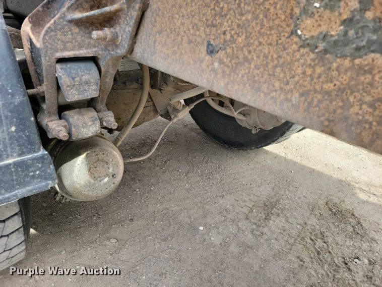 image for item DZ7097 2004 Mack CV713 semi truck
