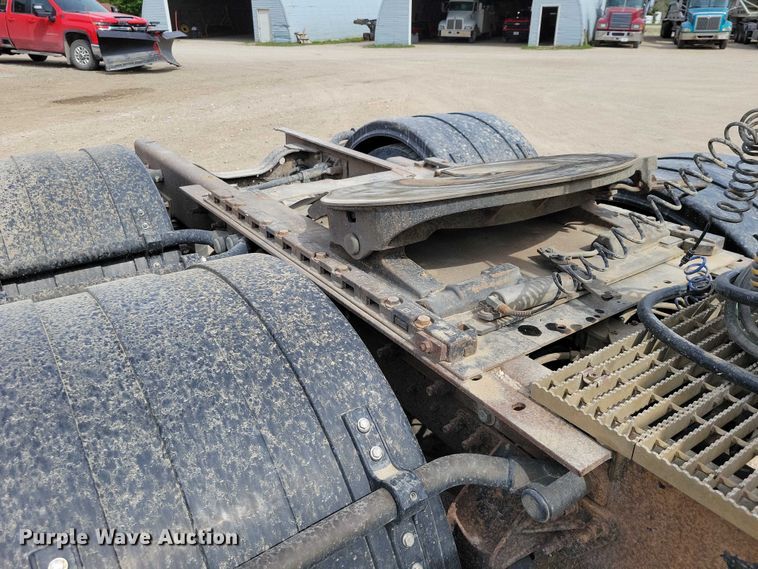 image for item DZ7097 2004 Mack CV713 semi truck