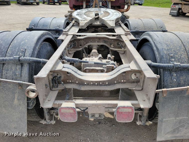 image for item DZ7097 2004 Mack CV713 semi truck