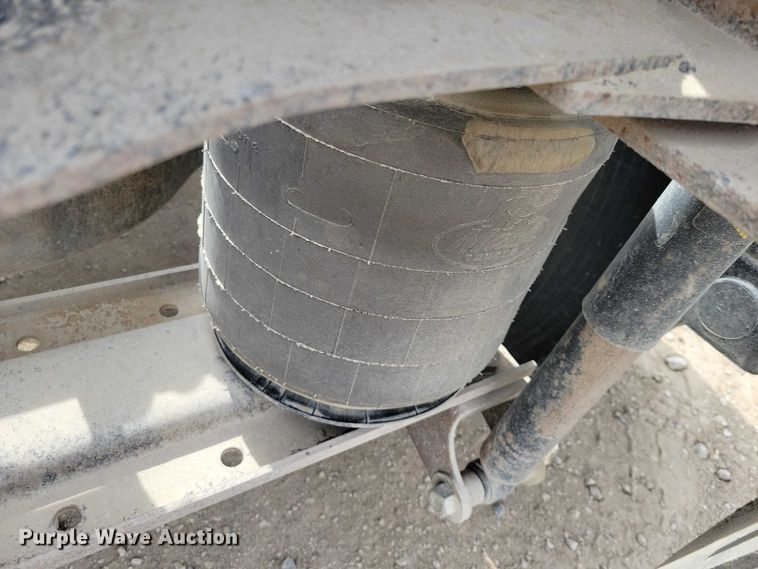 image for item DZ7097 2004 Mack CV713 semi truck
