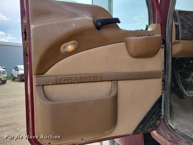 image for item DZ7097 2004 Mack CV713 semi truck