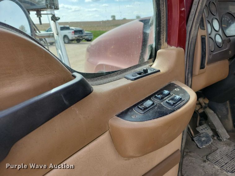 image for item DZ7097 2004 Mack CV713 semi truck