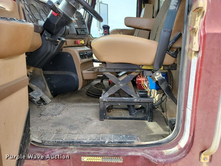 image for item DZ7097 2004 Mack CV713 semi truck