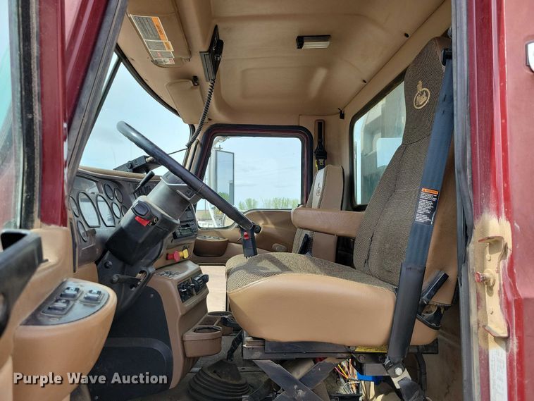 image for item DZ7097 2004 Mack CV713 semi truck
