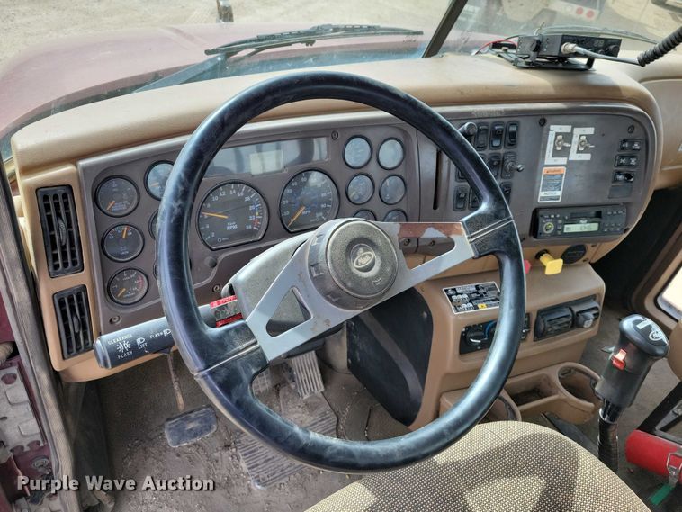 image for item DZ7097 2004 Mack CV713 semi truck