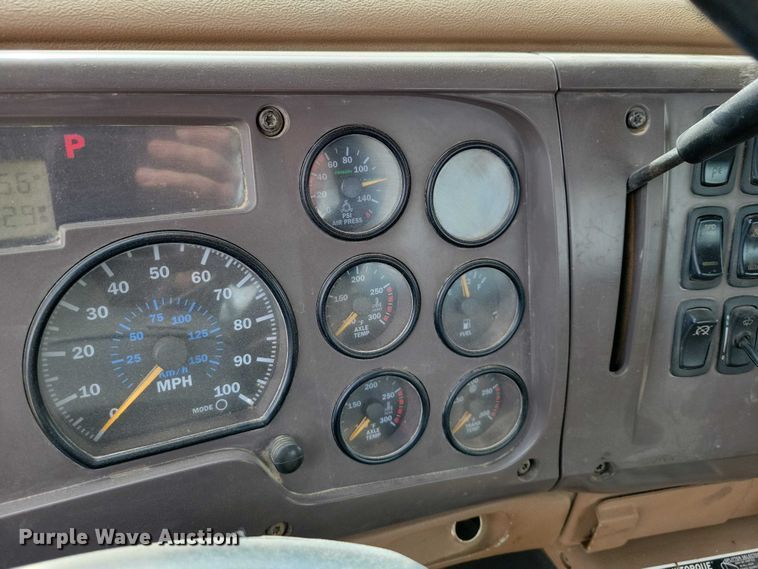 image for item DZ7097 2004 Mack CV713 semi truck