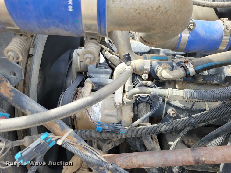 image for item DZ7097 2004 Mack CV713 semi truck