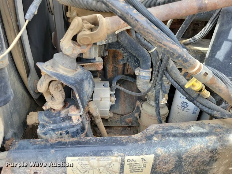 image for item DZ7097 2004 Mack CV713 semi truck