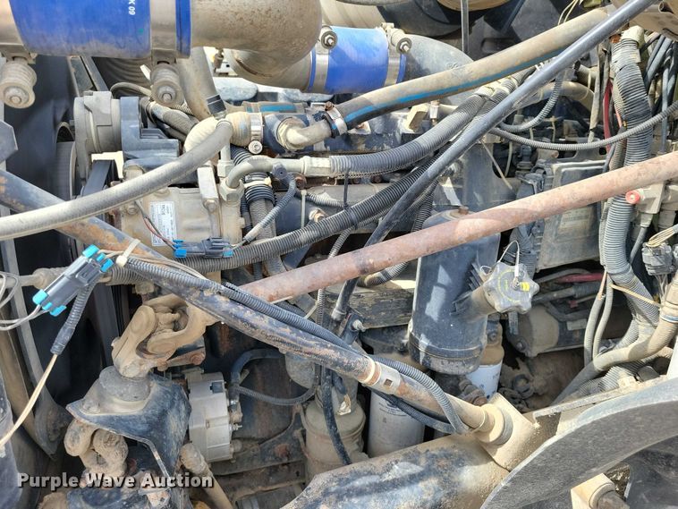 image for item DZ7097 2004 Mack CV713 semi truck
