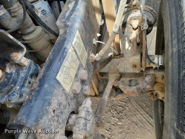 image for item DZ7097 2004 Mack CV713 semi truck