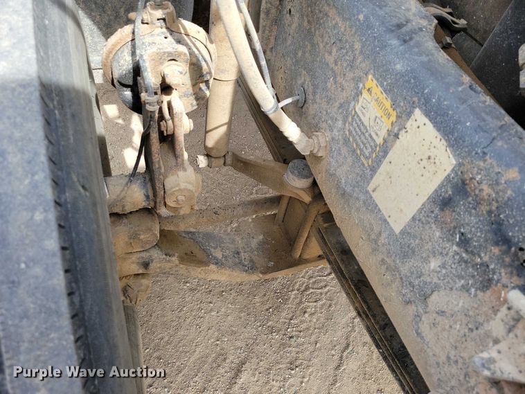 image for item DZ7097 2004 Mack CV713 semi truck