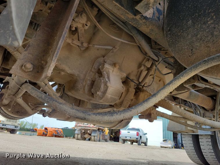 image for item DZ7097 2004 Mack CV713 semi truck