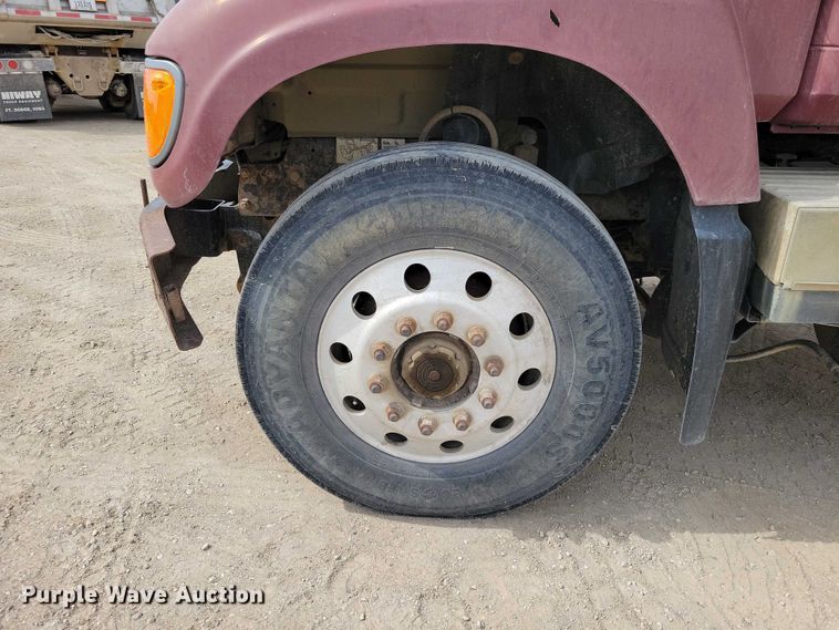 image for item DZ7097 2004 Mack CV713 semi truck