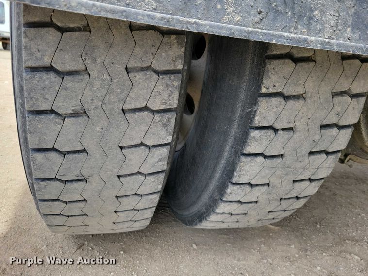 image for item DZ7097 2004 Mack CV713 semi truck