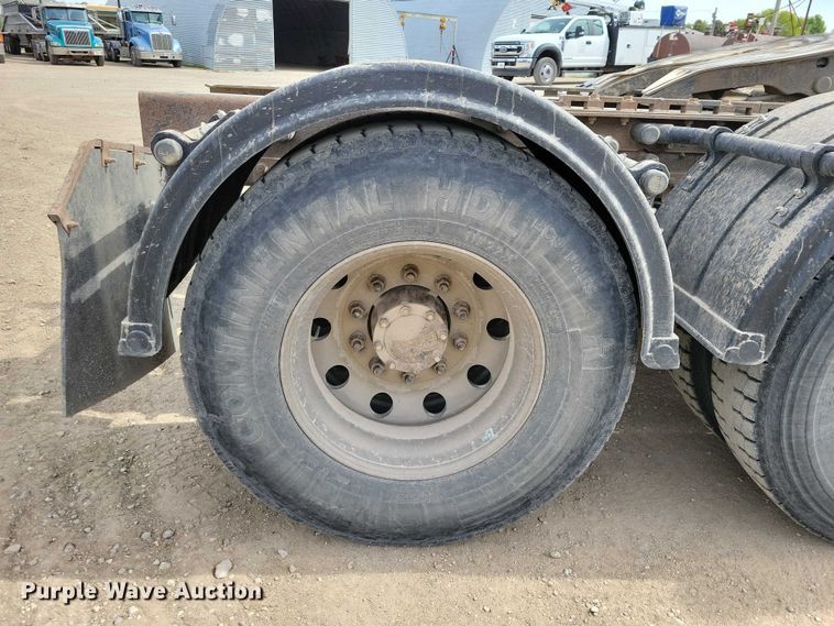 image for item DZ7097 2004 Mack CV713 semi truck
