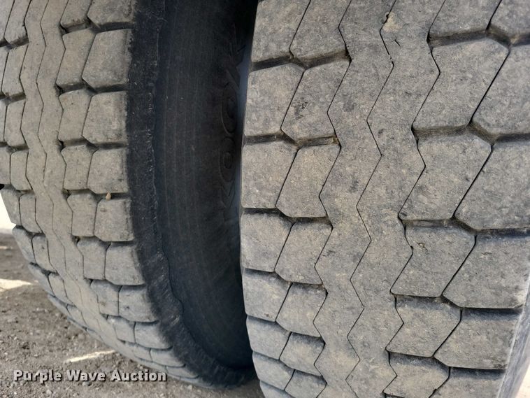 image for item DZ7097 2004 Mack CV713 semi truck