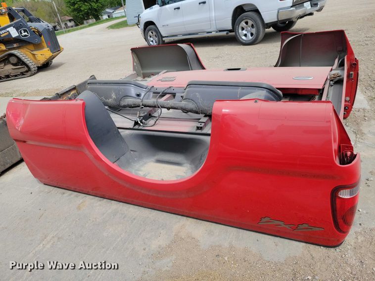 image for item DZ7098 Ford F250 pickup truck bed
