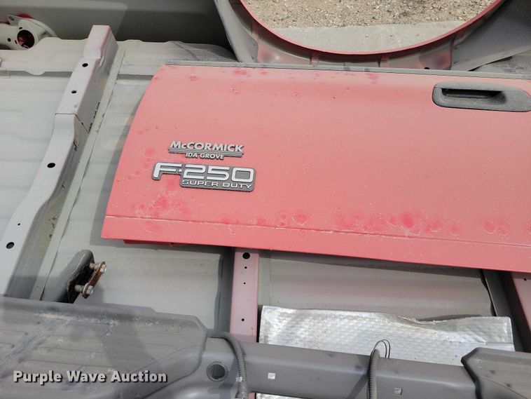 image for item DZ7098 Ford F250 pickup truck bed