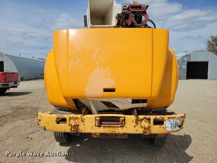 image for item DZ7099 1990 International 4900 digger derrick truck