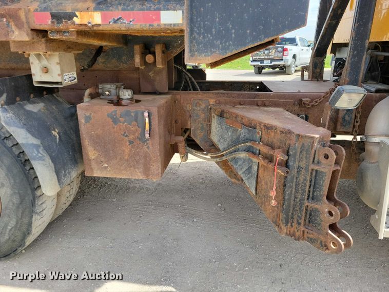 image for item DZ7100 2010 Freightliner Business Class M2 dump truck