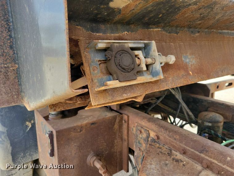 image for item DZ7100 2010 Freightliner Business Class M2 dump truck