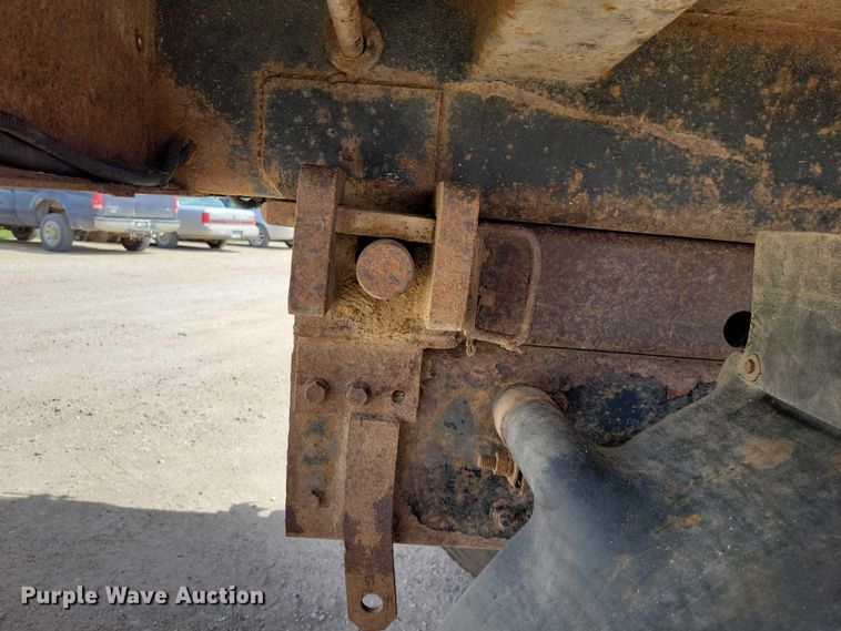 image for item DZ7100 2010 Freightliner Business Class M2 dump truck