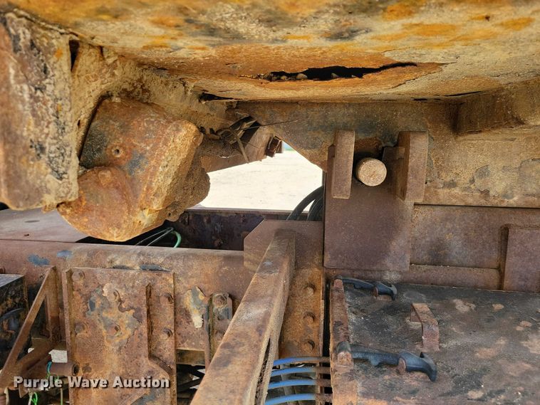 image for item DZ7100 2010 Freightliner Business Class M2 dump truck