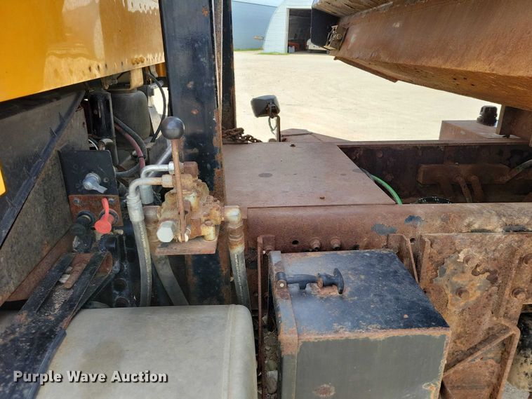 image for item DZ7100 2010 Freightliner Business Class M2 dump truck