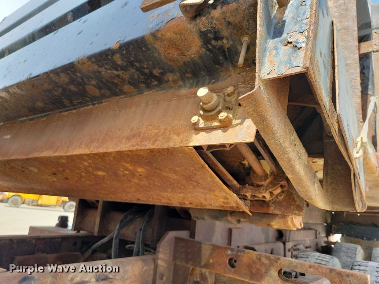 image for item DZ7100 2010 Freightliner Business Class M2 dump truck