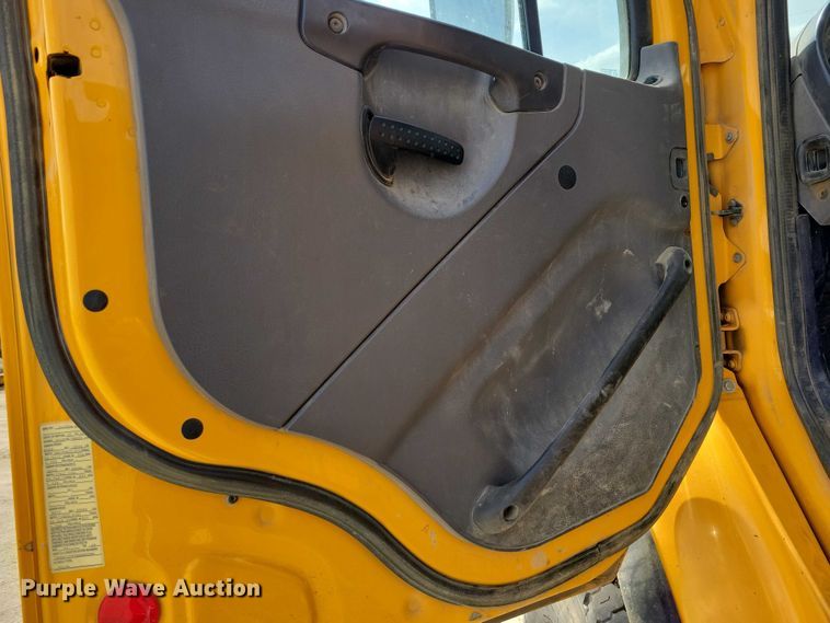 image for item DZ7100 2010 Freightliner Business Class M2 dump truck