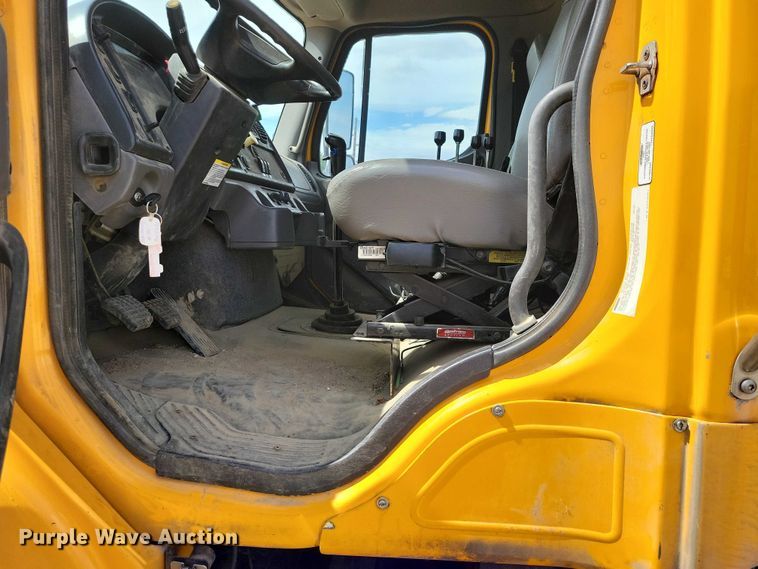 image for item DZ7100 2010 Freightliner Business Class M2 dump truck
