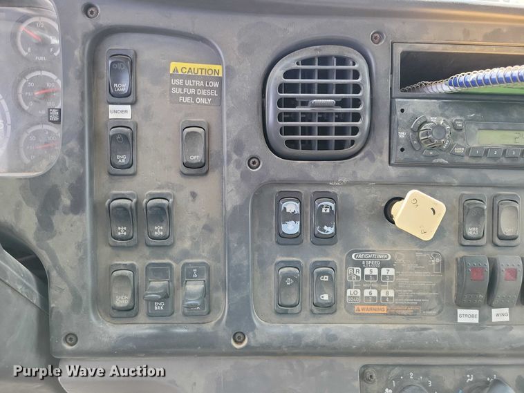 image for item DZ7100 2010 Freightliner Business Class M2 dump truck