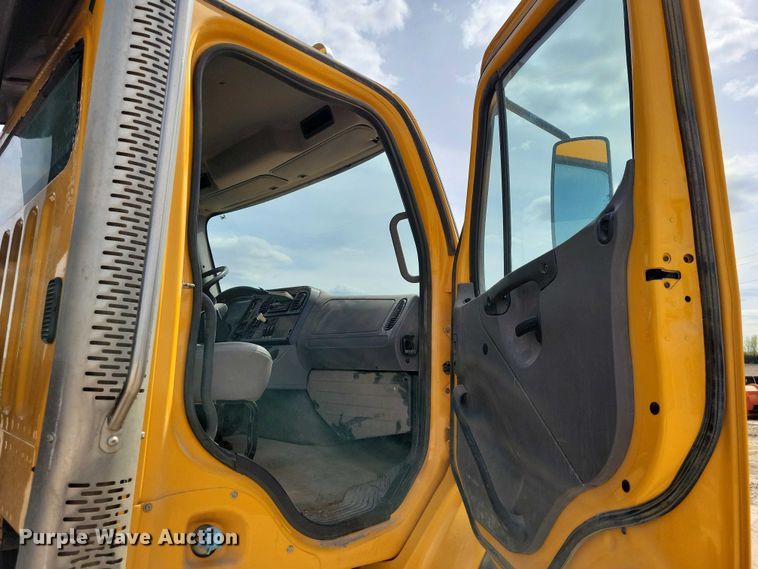 image for item DZ7100 2010 Freightliner Business Class M2 dump truck