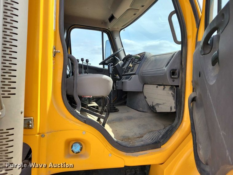 image for item DZ7100 2010 Freightliner Business Class M2 dump truck