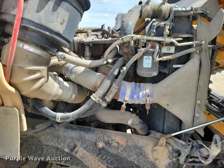 image for item DZ7100 2010 Freightliner Business Class M2 dump truck
