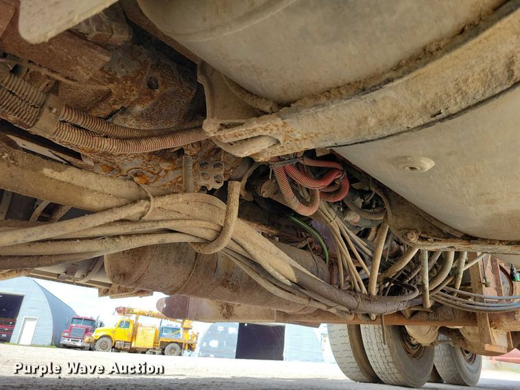 image for item DZ7100 2010 Freightliner Business Class M2 dump truck