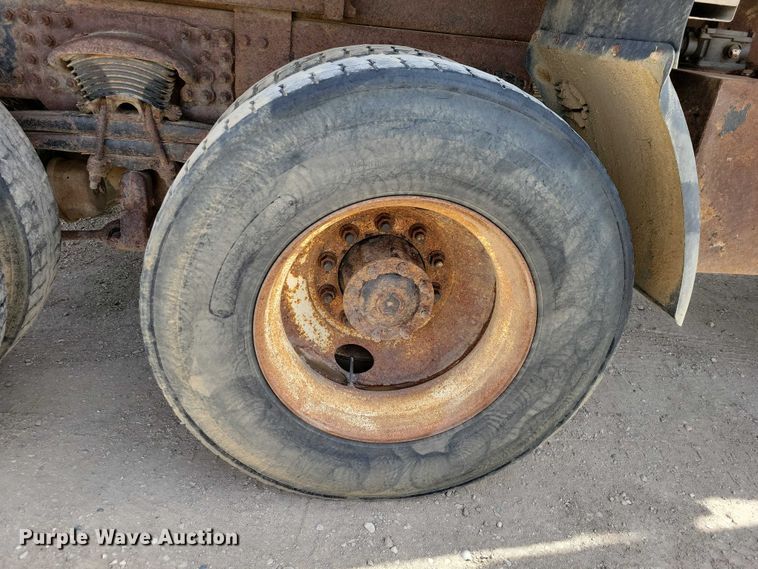 image for item DZ7100 2010 Freightliner Business Class M2 dump truck