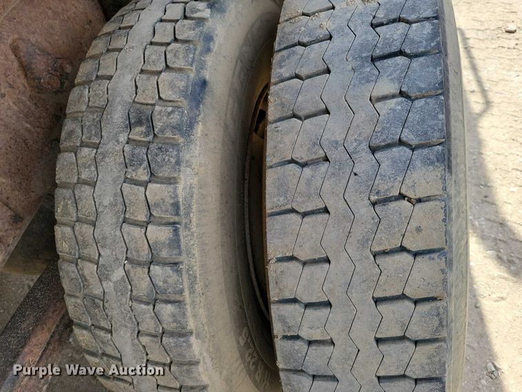 image for item DZ7100 2010 Freightliner Business Class M2 dump truck
