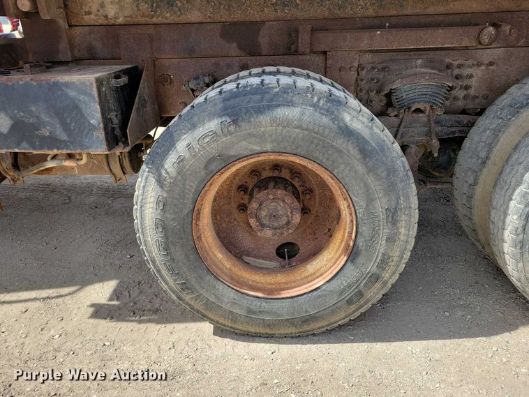 image for item DZ7100 2010 Freightliner Business Class M2 dump truck