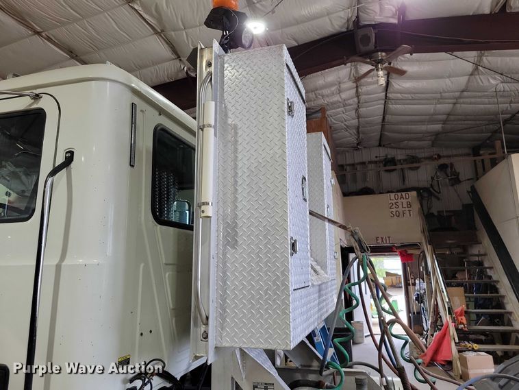 image for item DZ7102 Alum-Line Inc Cabguard headache rack 