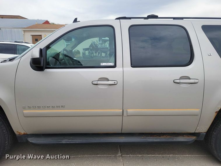 image for item DZ7117 2007 Chevrolet Suburban SUV