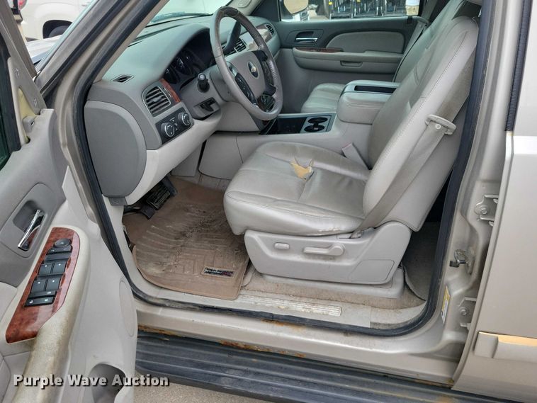 image for item DZ7117 2007 Chevrolet Suburban SUV