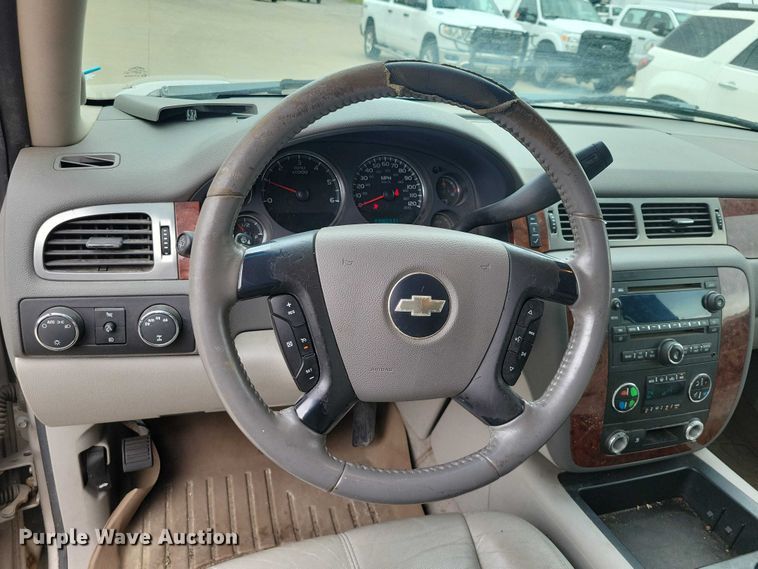 image for item DZ7117 2007 Chevrolet Suburban SUV
