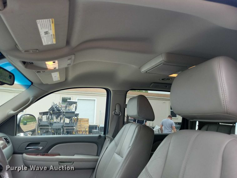image for item DZ7117 2007 Chevrolet Suburban SUV