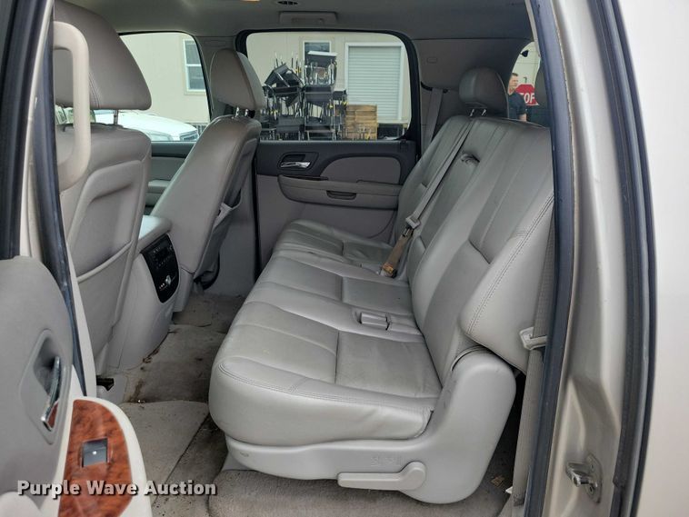 image for item DZ7117 2007 Chevrolet Suburban SUV