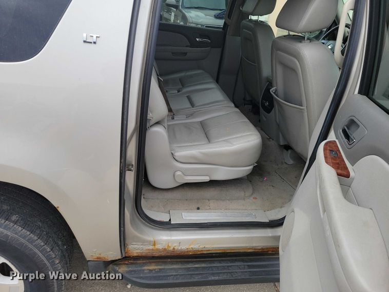 image for item DZ7117 2007 Chevrolet Suburban SUV