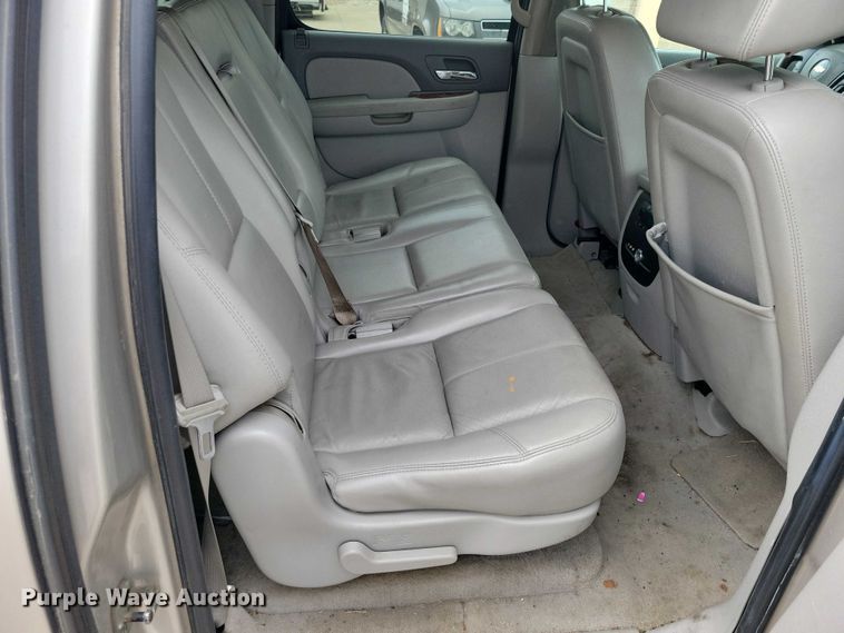 image for item DZ7117 2007 Chevrolet Suburban SUV
